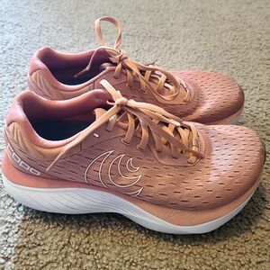 Women's 7.5, Coral Topo Running Shoes
